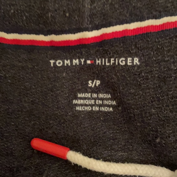 Tommy Hilfiger cropped hoodie - Picture 2 of 2